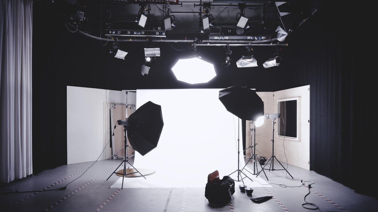 How to Pick the Perfect LED Light Panel for Photography and Videography
