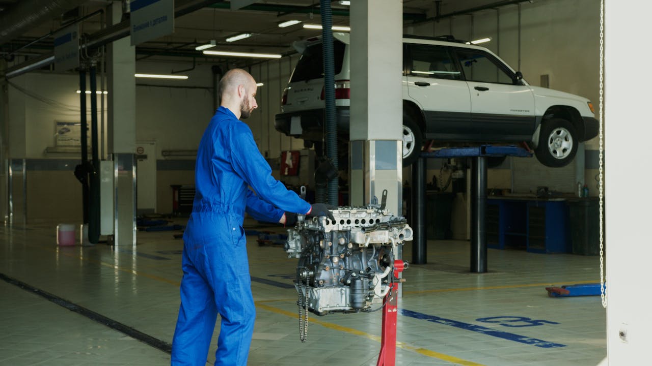 Industrial LED High Bay Lighting vs Traditional Fixtures: Which Wins?